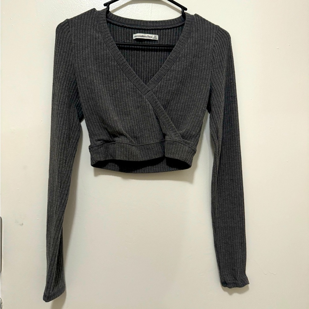 Women's - A&F Dark Gray Cropped Long Sleeve Dress V-Neck Sweater - XS